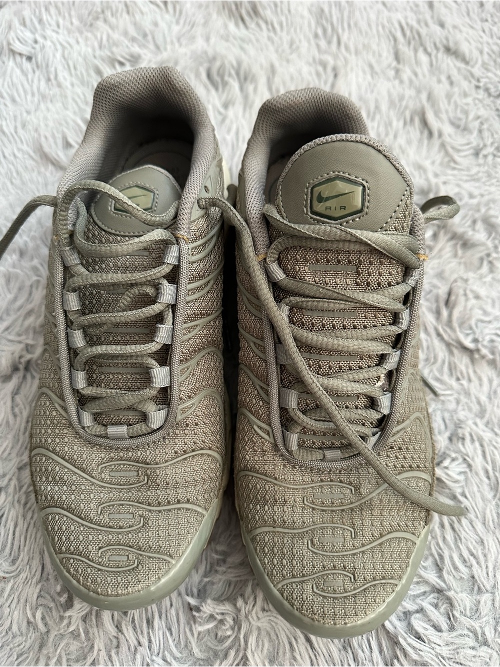 Nike Light Beige Knit Low-Top Sneakers